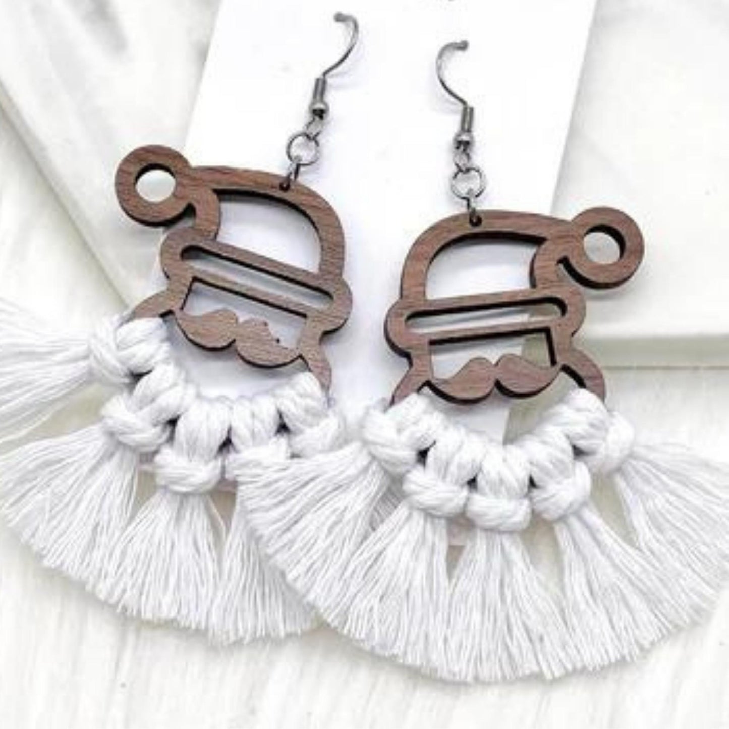 Christmas Santa Claus Earrings - Wood and Macrame Dangle Earrings | oak7west.com